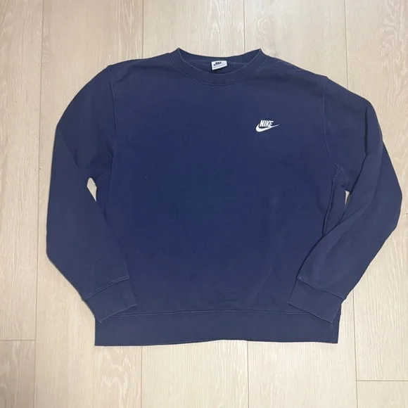 7. Nike Women's Navy Blue Crewneck Sweatshirt - Picture 2 of 9